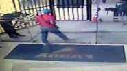 Imagem Vídeo mostra momento em que adolescente tenta fugir de PM na Área 1