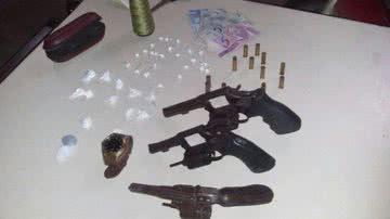 Imagem PM prende homens com três armas suspeitos de homicídio