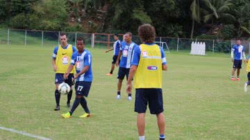 Imagem Rhayner treina e titulares vencem coletivo no Fazendão