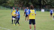 Imagem Rhayner treina e titulares vencem coletivo no Fazendão