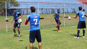 Imagem Parte do elenco do Bahia treina em Salvador visando jogo com São Paulo