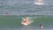 Imagem Suspeita de tubarão assusta surfistas e banhistas em Itapuã; Veja vídeo