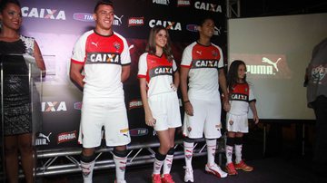 Imagem Vitória irá estrear novo uniforme neste domingo diante do Palmeiras