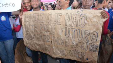 Imagem Wagner pega ar com estudantes após ser cobrado por promessa