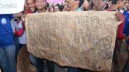 Imagem Wagner pega ar com estudantes após ser cobrado por promessa