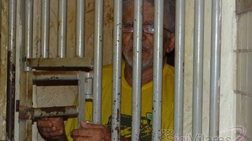 Imagem LEM: Idoso de 81 anos é preso acusado de vender crack