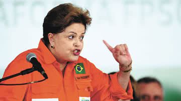 Imagem Dilma diz que Petrobras está acima de "falhas" de funcionários