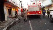 Imagem Incêndio destrói duas lojas no centro de Feira