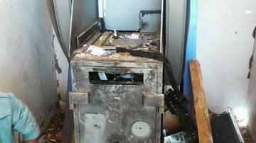 Imagem Bandidos explodem caixa eletrônico instalado em rodoviária de Umburanas