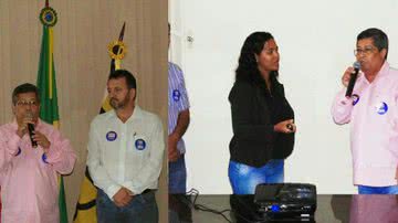 Imagem Prefeito de Cruz participa de ato oficial enfeitado com propaganda de Souto