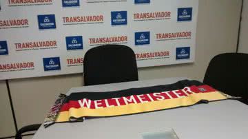 Imagem Transalvador ajuda torcedor alemão a recuperar relíquia esquecida em táxi
