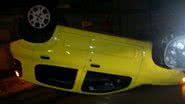 Imagem Carro com quatro jovens capota em Ipitanga 