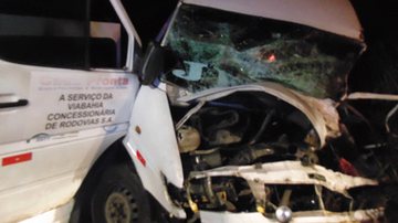 Imagem Duas pessoas morrem em acidente envolvendo van da Viabahia na BR-116