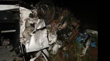 Imagem BR-101: acidente envolvendo dois carros deixa um morto e um ferido