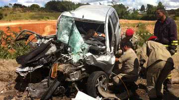 Imagem Mulher morre em acidente grave na BR-324