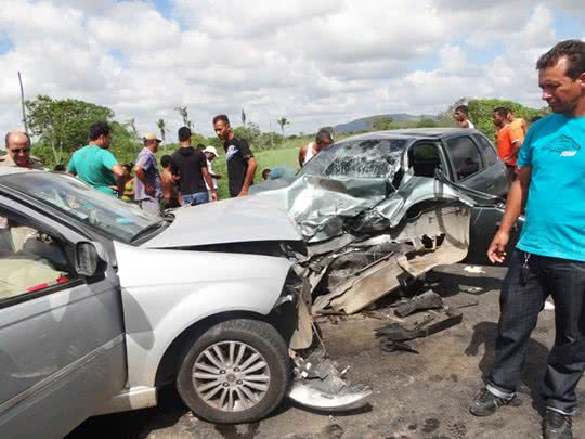 Imagem BA -116: bebê morre e sete ficam feridos em acidente 