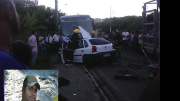 Imagem Homem morre ao bater carro de frente com caminhão
