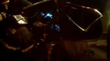Imagem Porto Seguro: Uno em alta velocidade bate em muro e três morrem. Veja vídeo