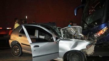 Imagem Homem morre ao bater veículo de frente com um ônibus na BR-101