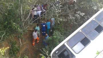 Imagem Acidente com ônibus escolar deixa dezenas de feridos em Pojuca