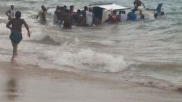 Imagem Perigo: barco afunda em Ilha de Maré