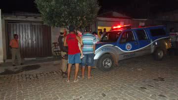 Imagem Brumado: bebê morre após ser imprensado contra árvore por carro desgovernado