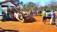 Imagem Itaetê: caminhonete capota com pessoas na carroceira. Quatro morrem