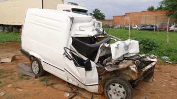 Imagem Comerciante de Irecê morre em acidente entre carro e caminhão na BA-052