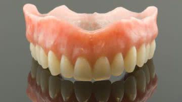 Imagem Homem morre após engasgar com a própria dentadura