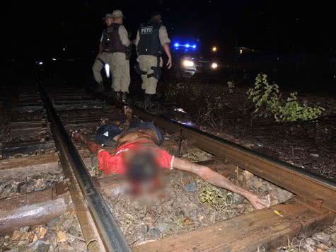 Imagem Brumado: bêbado senta em linha férrea e morre atropelado por trem
