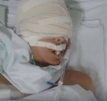 Imagem Família de jovem baleado na cabeça faz protesto pela transferência para Salvador