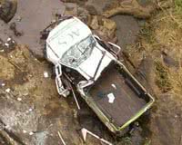 Imagem   Empresário morre após carro cair de 3m de altura