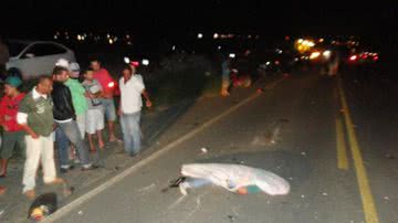 Imagem Motociclista é atropelado por caminhão e morre em Jaguaquara