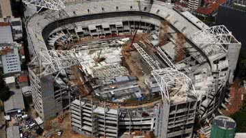 Imagem Arquibancada de Arena desaba e operário baiano morre