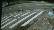 Imagem Câmeras flagram atropelamento de idosa