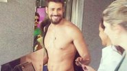 Imagem Cauã Reymond sofre acidente de motocicleta