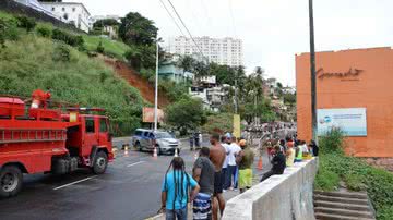Imagem Prefeitura volta a liberar pista da Contorno após chuvas
