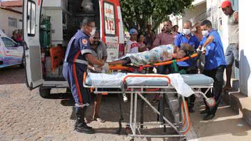 Imagem Com problemas mentais, idosa ateia fogo no próprio corpo