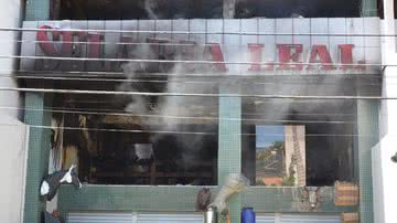 Imagem Incêndio destrói parcialmente loja no Rio Vermelho