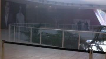 Imagem Início de incêndio assusta clientes e lojistas do shopping Paralela