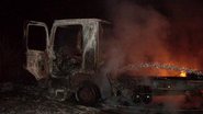 Imagem Veículo fica destruído em incêndio na BR-116