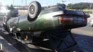 Imagem Motorista capota Opala no viaduto Dona Canô neste sábado