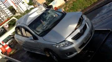 Imagem Motorista fica ferido em colisão com poste na Avenida ACM 