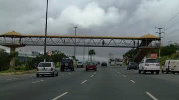 Imagem Homem é atropelado e morre na Avenida Paralela