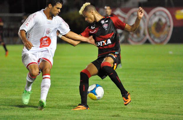 Imagem Brigando por liderança, Vitória encara o América-RN