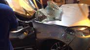 Imagem    Acidente grave faz vítima e deixa carro destruído na Estrada do Coco