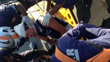 Imagem Mototaxista e passageiro sofrem acidente grave na região do Iguatemi