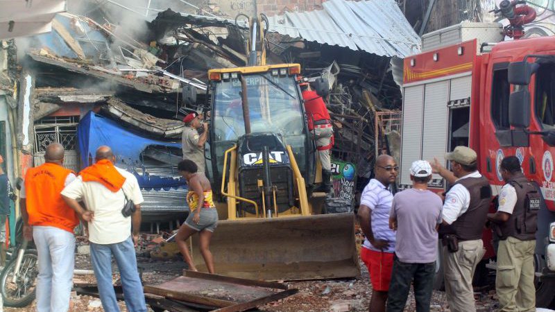 Imagem Material para fogos pode ter causado desabamento de prédio em Periperi