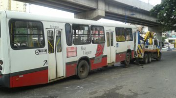 Imagem Dois ônibus se envolvem em acidente e 19 pessoas ficam feridas na Bonocô