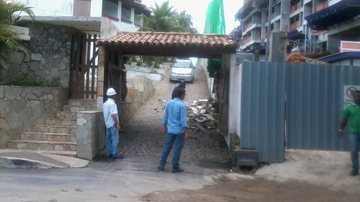 Imagem PDG vacila de novo e derruba muro de condomínio em Lauro de Freitas